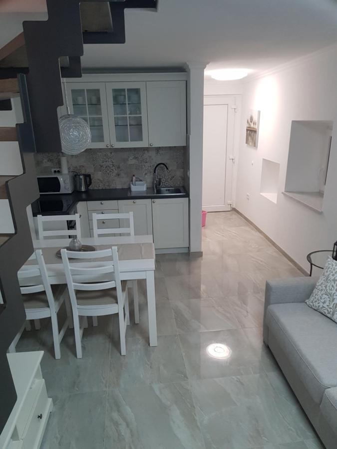 Boutique Villa Zontova Jama วิพาวา ภายนอก รูปภาพ