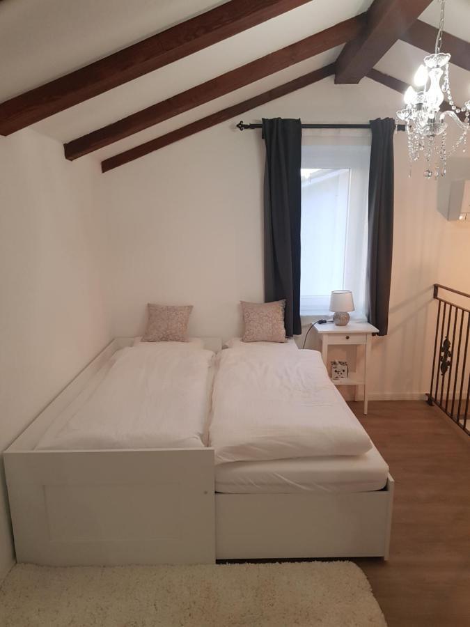 Boutique Villa Zontova Jama วิพาวา ภายนอก รูปภาพ