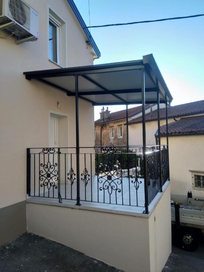 Boutique Villa Zontova Jama วิพาวา ภายนอก รูปภาพ